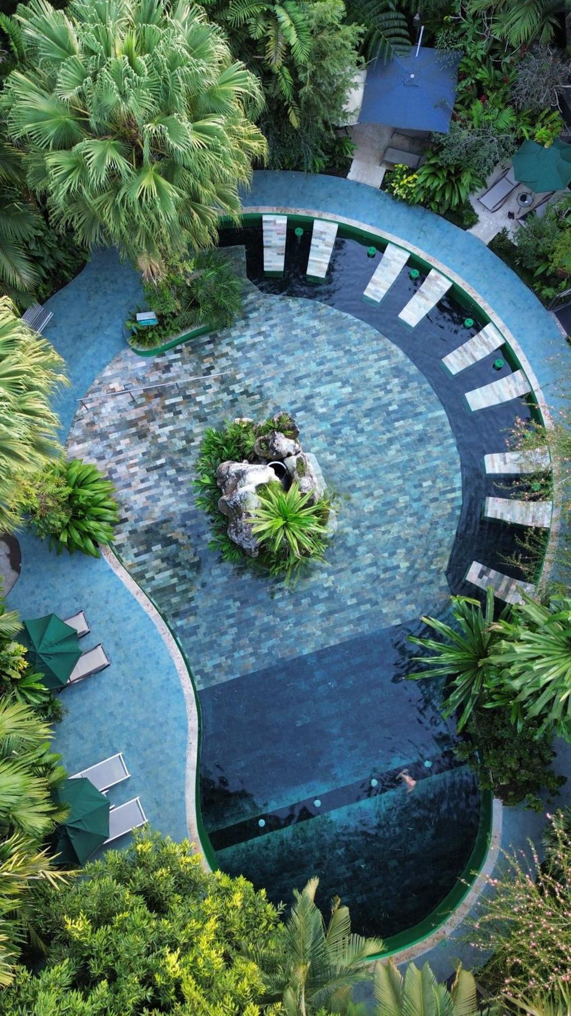 Paradise Hot Springs - Thermal Water & Volcano Views Hotel