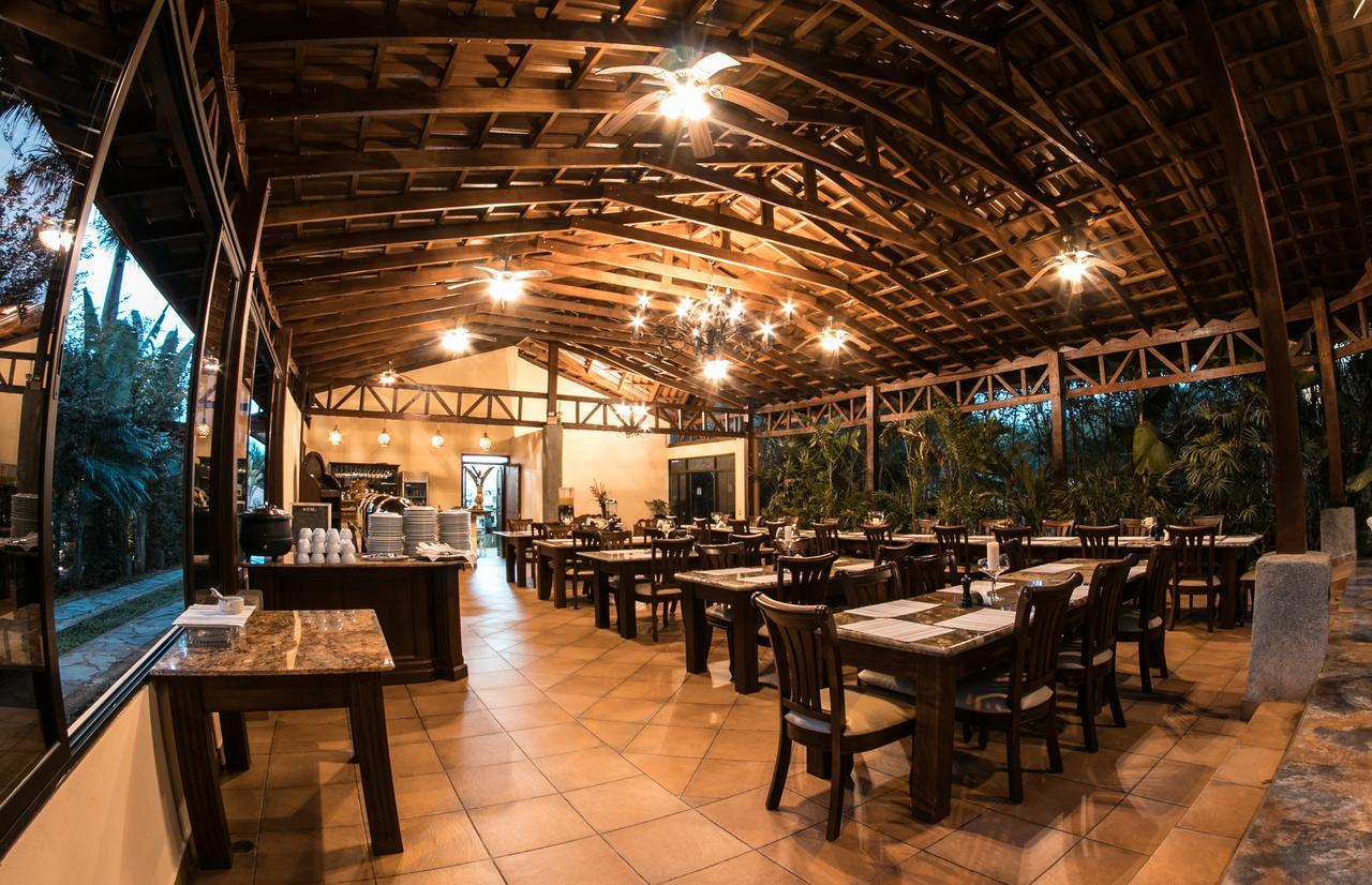 Station touristique Paradise Hot Springs 4*