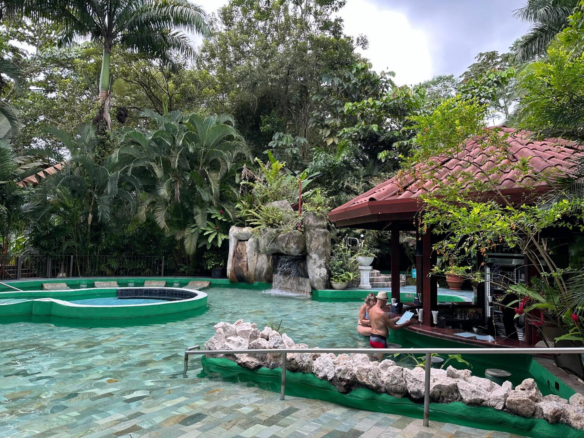Paradise Hot Springs - Thermal Water & Volcano Views Hotel 4*