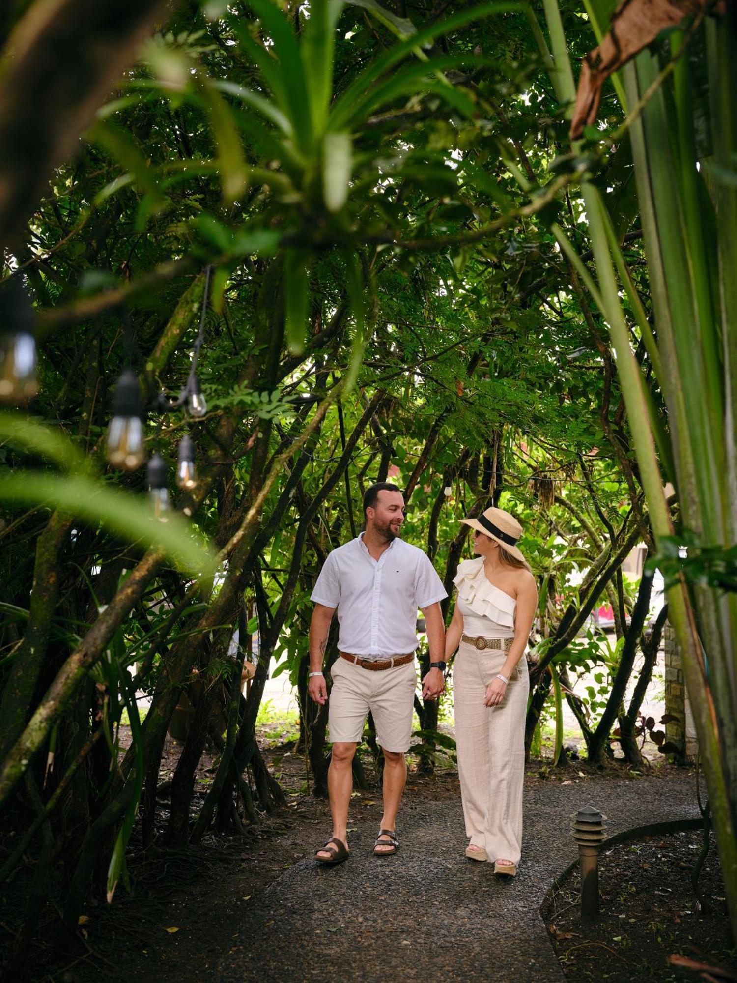 Paradise Hot Springs - Thermal Water & Volcano Views